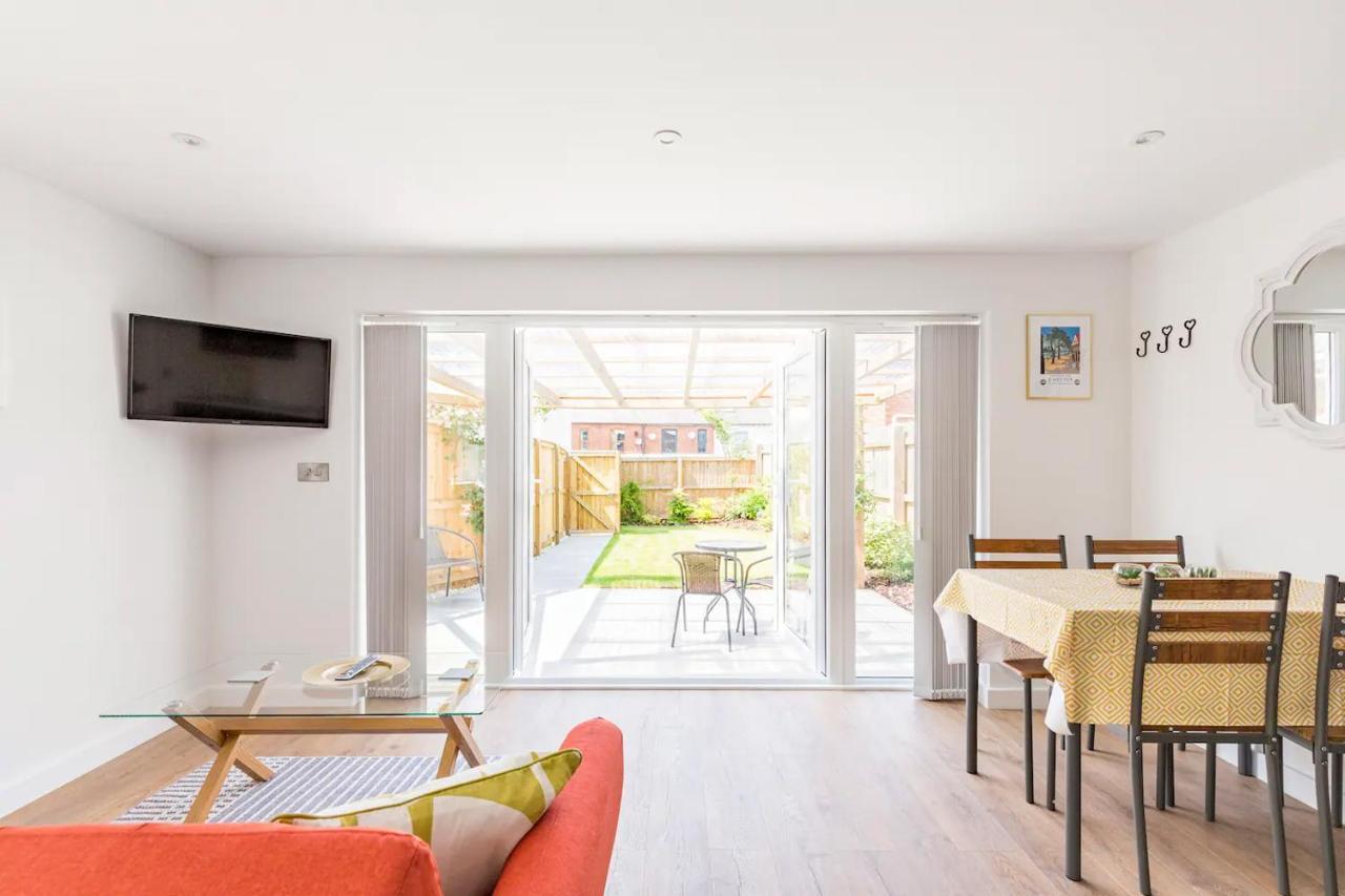 Charming Chester Studio With Private Garden & Free Parking Exterior foto