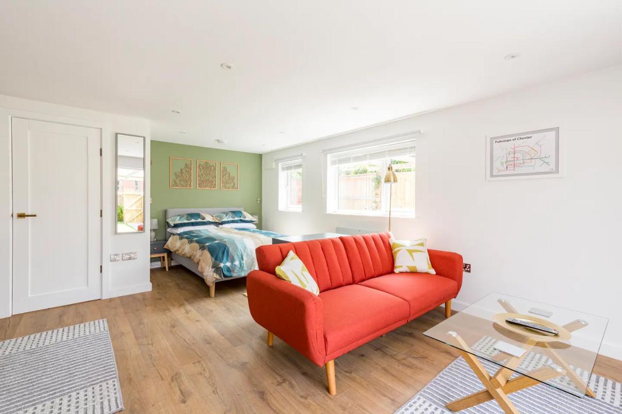 Charming Chester Studio With Private Garden & Free Parking Exterior foto