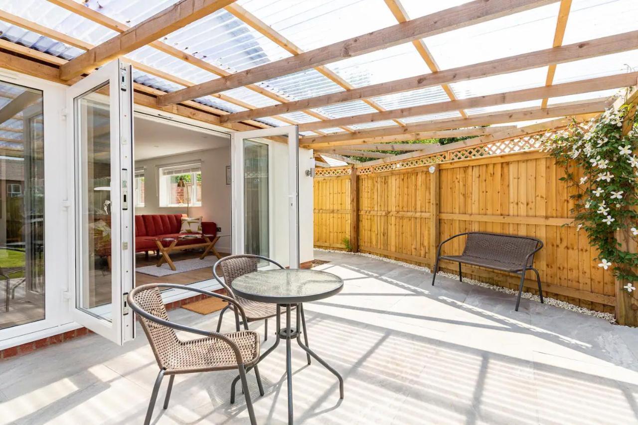 Charming Chester Studio With Private Garden & Free Parking Exterior foto